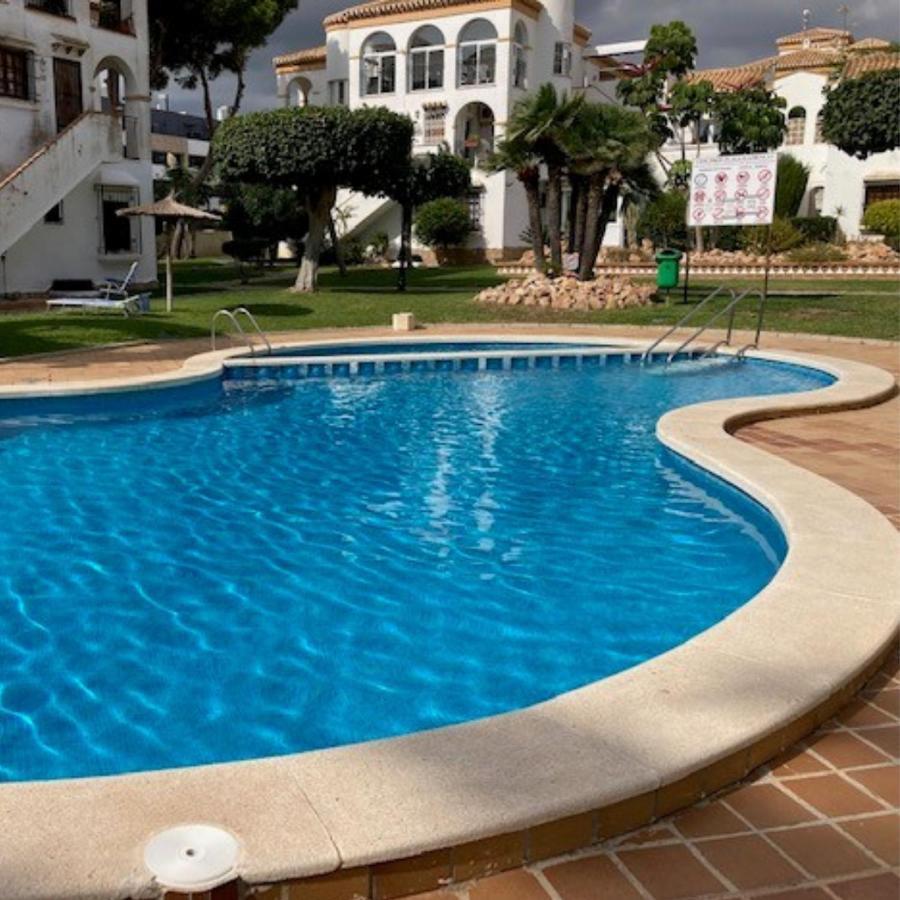 Apartamento 700 Metros De La Playa Playa Flamenca Luaran gambar
