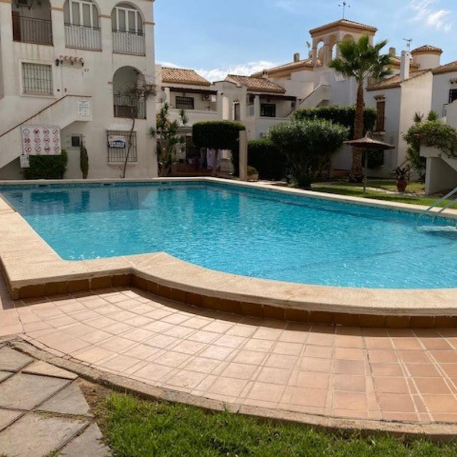 Apartamento 700 Metros De La Playa Playa Flamenca Luaran gambar